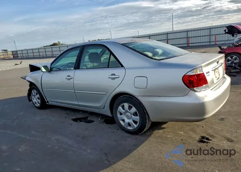 2006 Toyota Camry Le z USA, uszkodzony, nr VIN 4T1BE32K26U676411